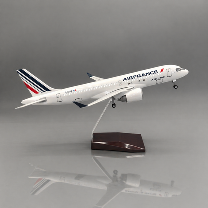 Airbus A220-300 Air France 1:100 38cm finition Premium