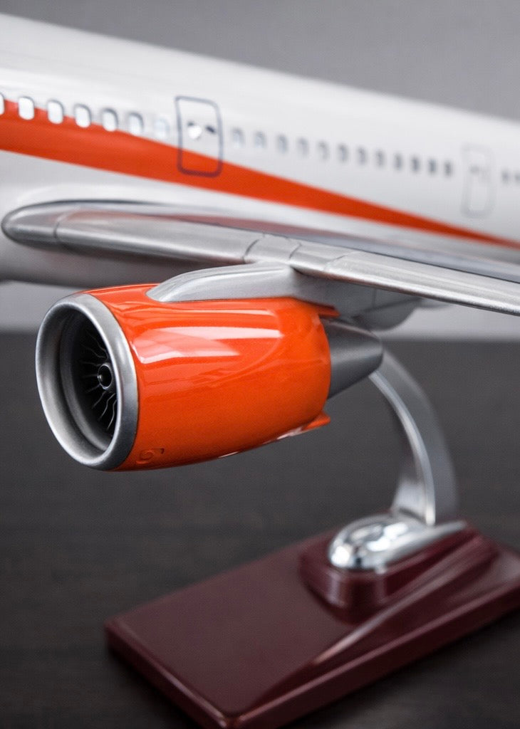 Airbus A321 Easy-Jet- Échelle 1:100 - Finition Premium Détaillée