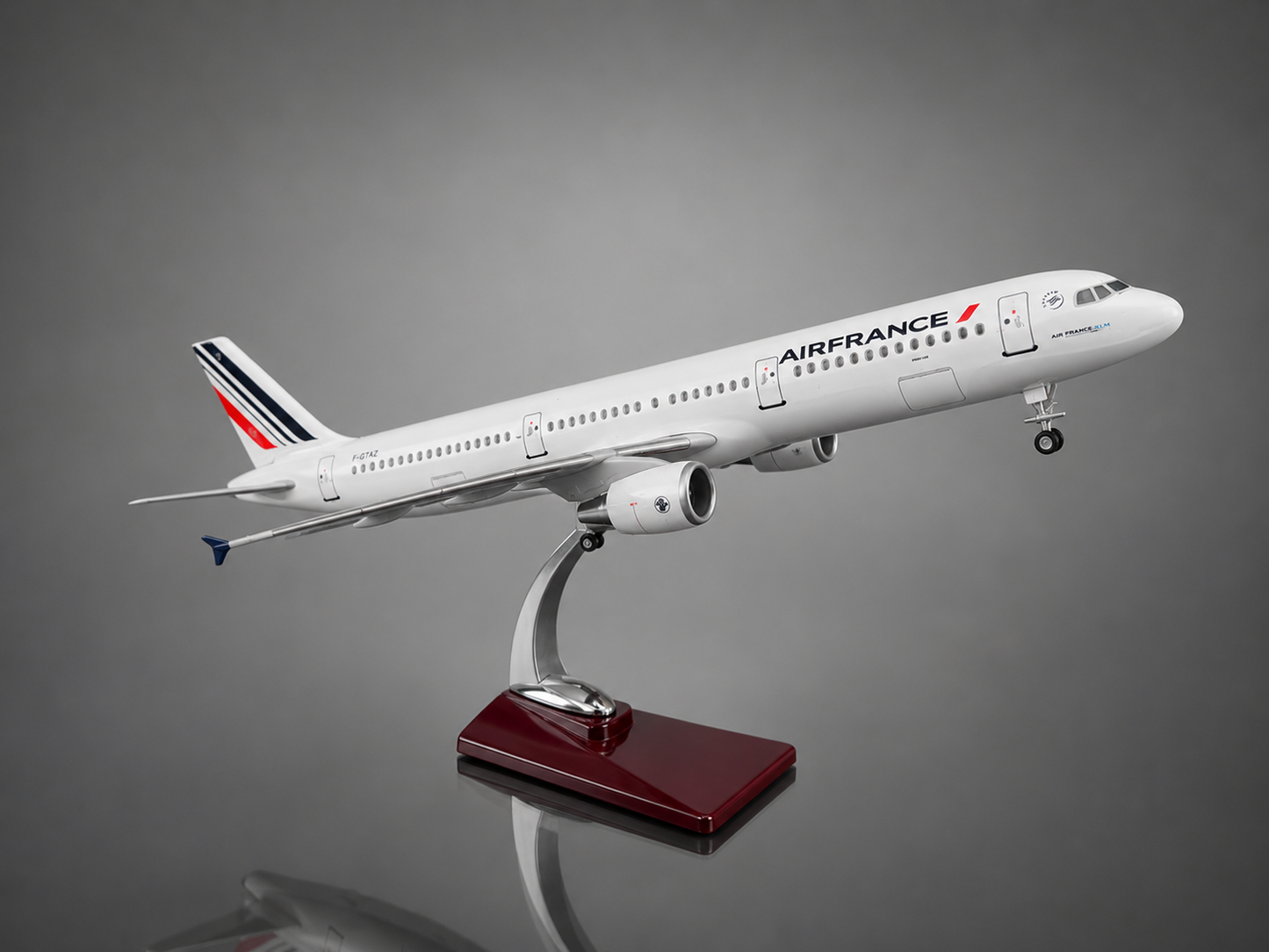 Airbus A321 - Échelle 1:100 - Finition Premium Détaillée