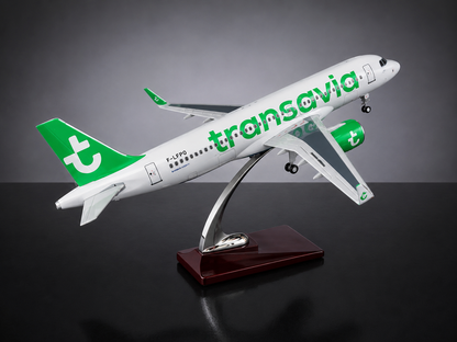 Airbus A320neo Transavia 1:100 37cm en résine avec Led Finition Premium